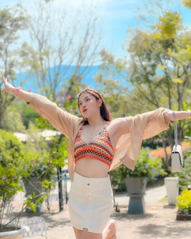 CHÙM ẢNH: 'Hot girl' bóng chuyền Thái Lan khoe đường cong quyến rũ, lộ hình xăm nơi nhạy cảm - Ảnh 9 CHÙM ẢNH: 'Hot girl' bóng chuyền Thái Lan khoe đường cong quyến rũ, lộ hình xăm nơi nhạy cảm - Ảnh 9