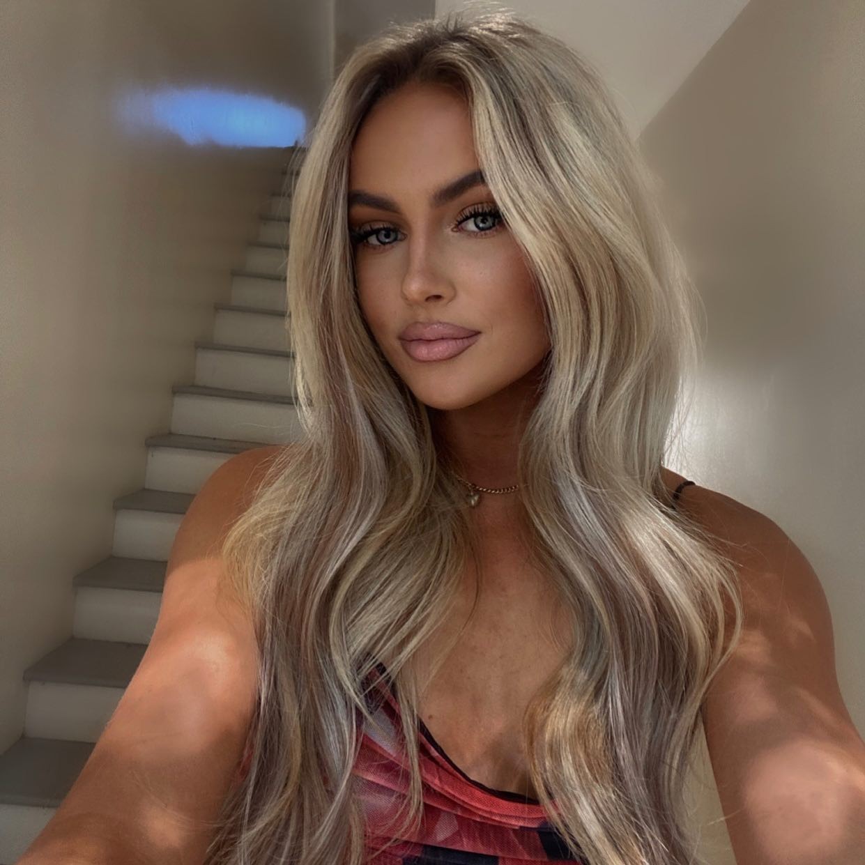 Người đẹp bóng chày Mỹ bỗng trở nên nổi tiếng nhờ video ăn mì tôm - Ảnh 4