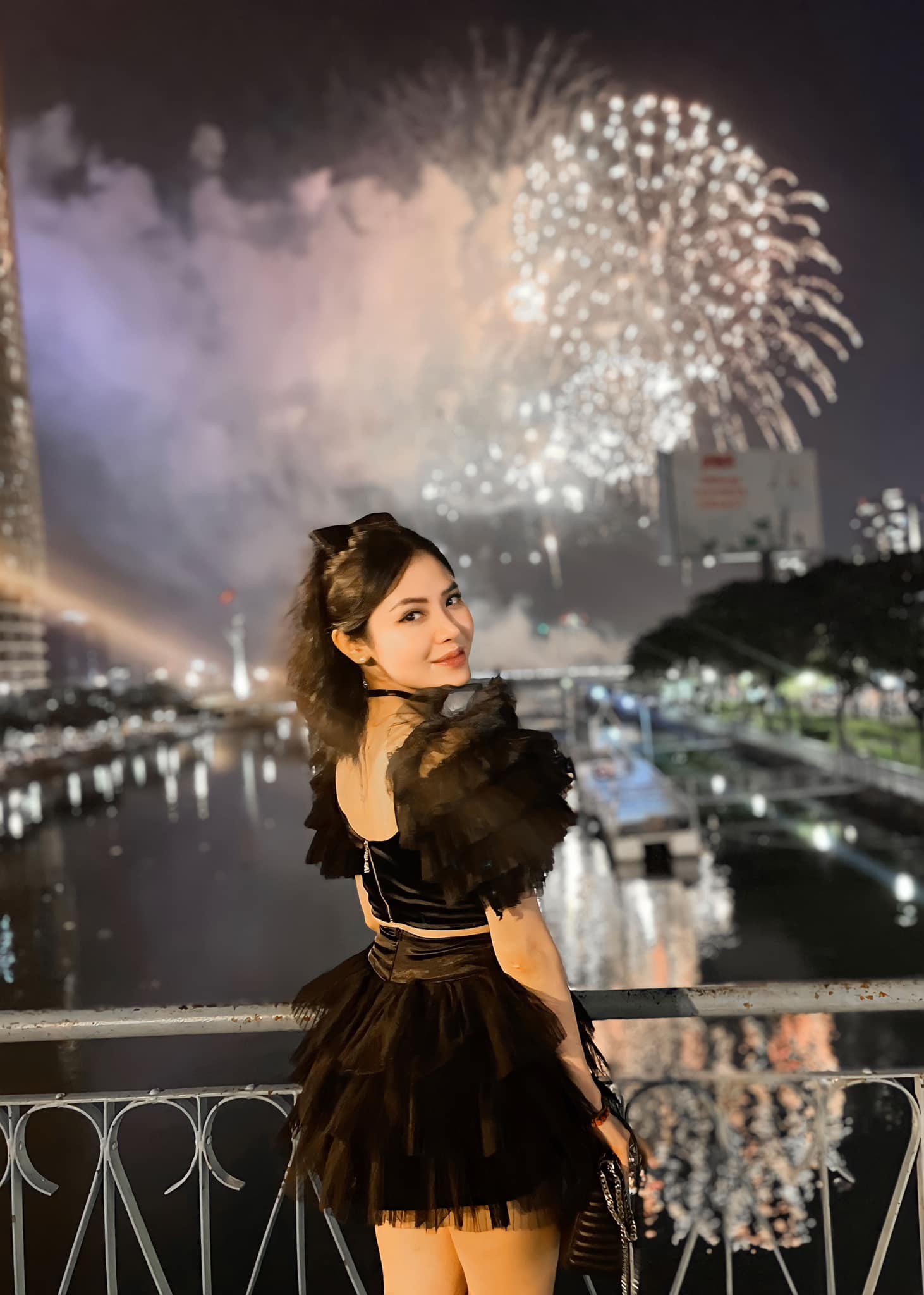 Nữ tiếp viên hàng không 'vạn người mê' rạng rỡ trên khán đài chung kết bóng đá sinh viên - Ảnh 6