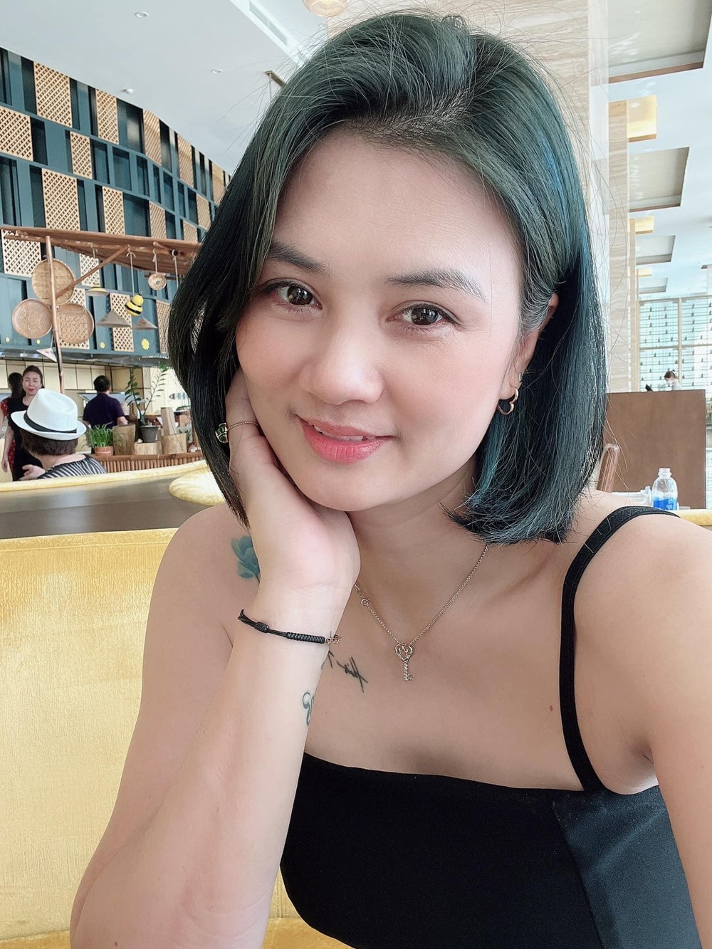 Bộ đôi hoa khôi bóng chuyền, bóng đá: Xinh đẹp, tài giỏi nhưng lận đận tình duyên - Ảnh 5