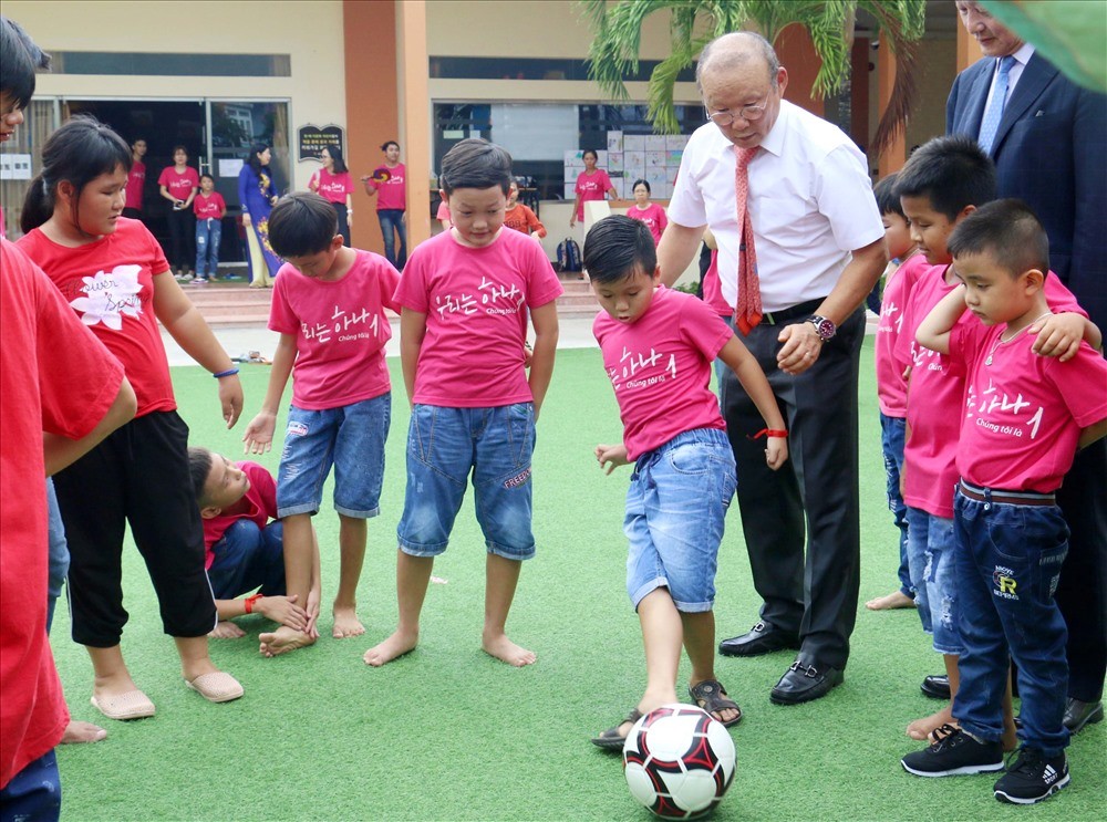 HLV Park Hang-seo lên tiếng về khả năng trở lại cầm quân tại V-League 3 HLV Park Hang-seo lên tiếng về khả năng trở lại cầm quân tại V-League 3