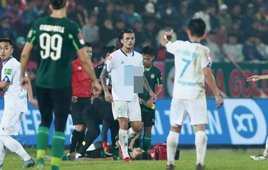 Cầu thủ Hải Phòng khâu 10 mũi, trung vệ CLB Nam Định đối diện với án phạt từ VFF 2 Cầu thủ Hải Phòng khâu 10 mũi, trung vệ CLB Nam Định đối diện với án phạt từ VFF 2