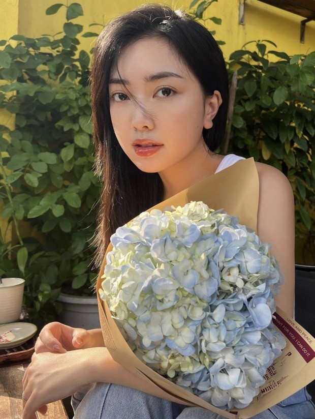 Nhan sắc bà xã tiền đạo Hà Đức Chinh ngày càng thăng hạng, bất chấp mọi thể loại 'cam thường' - Ảnh 2 Nhan sắc bà xã tiền đạo Hà Đức Chinh ngày càng thăng hạng, bất chấp mọi thể loại 'cam thường' - Ảnh 2