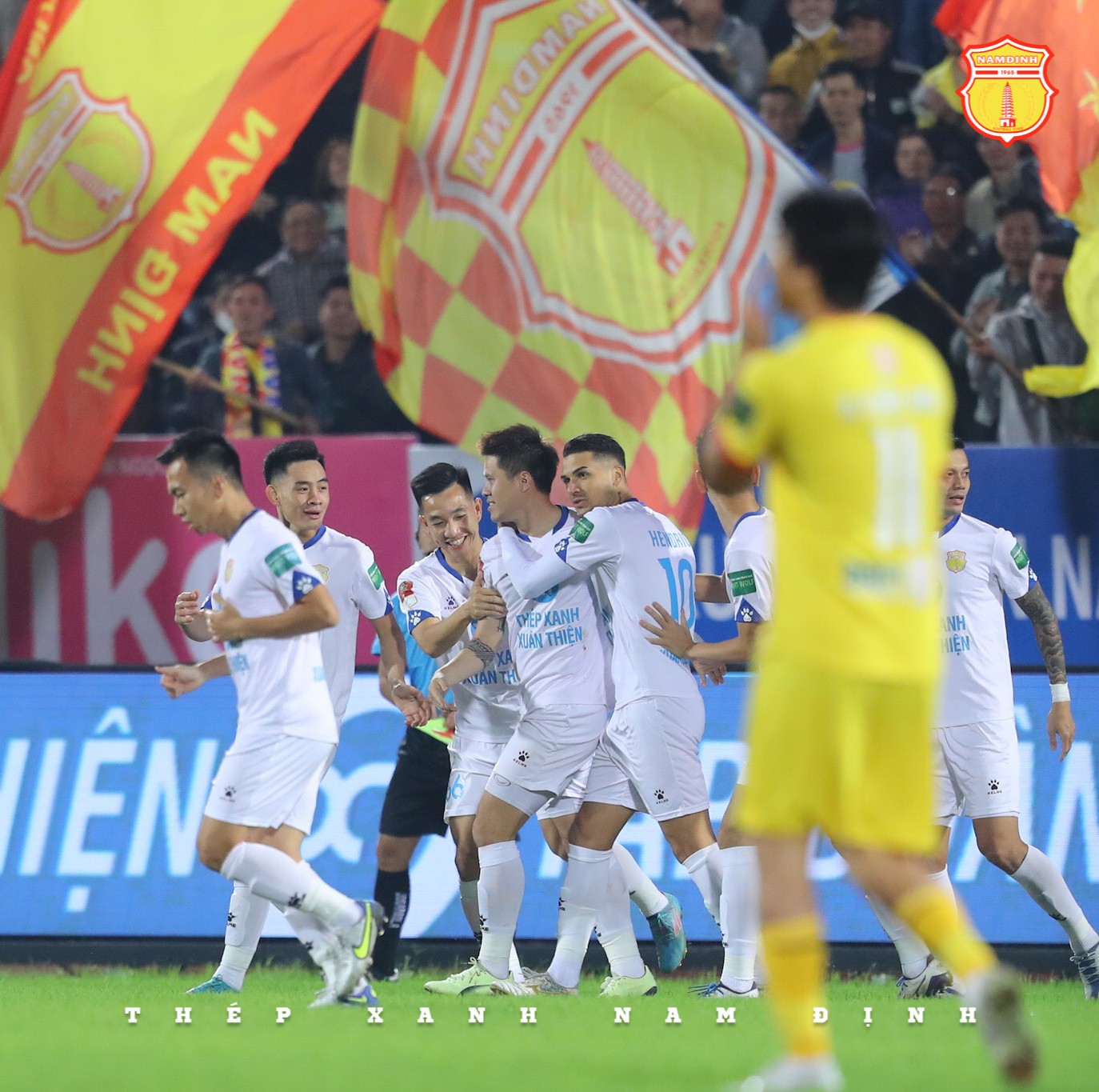 Vòng 6 V-League: Trụ cột hàng thủ dính chấn thương, CLB Nam Định gặp khó trước màn đón tiếp SLNA 2 Vòng 6 V-League: Trụ cột hàng thủ dính chấn thương, CLB Nam Định gặp khó trước màn đón tiếp SLNA 2