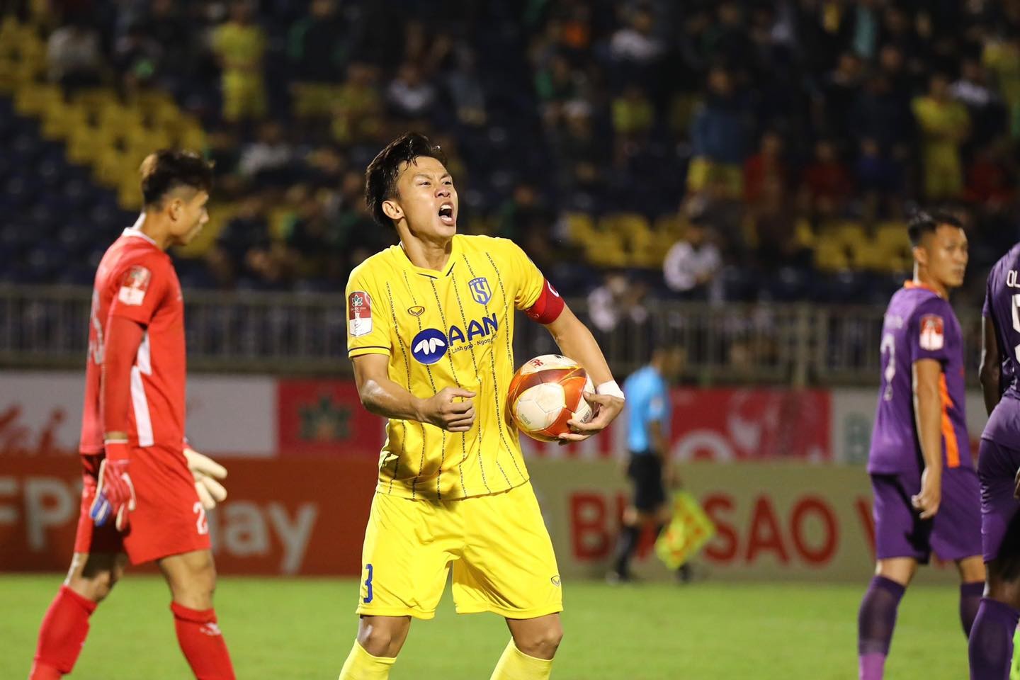 Quế Ngọc Hải vẫn đang là thủ lĩnh nơi hàng phòng ngự SLNA