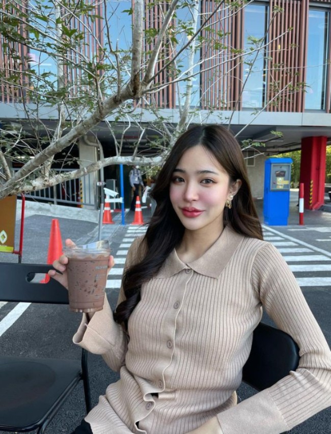 CHÙM ẢNH: Nhan sắc như diễn viên Hàn Quốc của hot girl bóng chuyền Thái Lan 5 CHÙM ẢNH: Nhan sắc như diễn viên Hàn Quốc của hot girl bóng chuyền Thái Lan 5