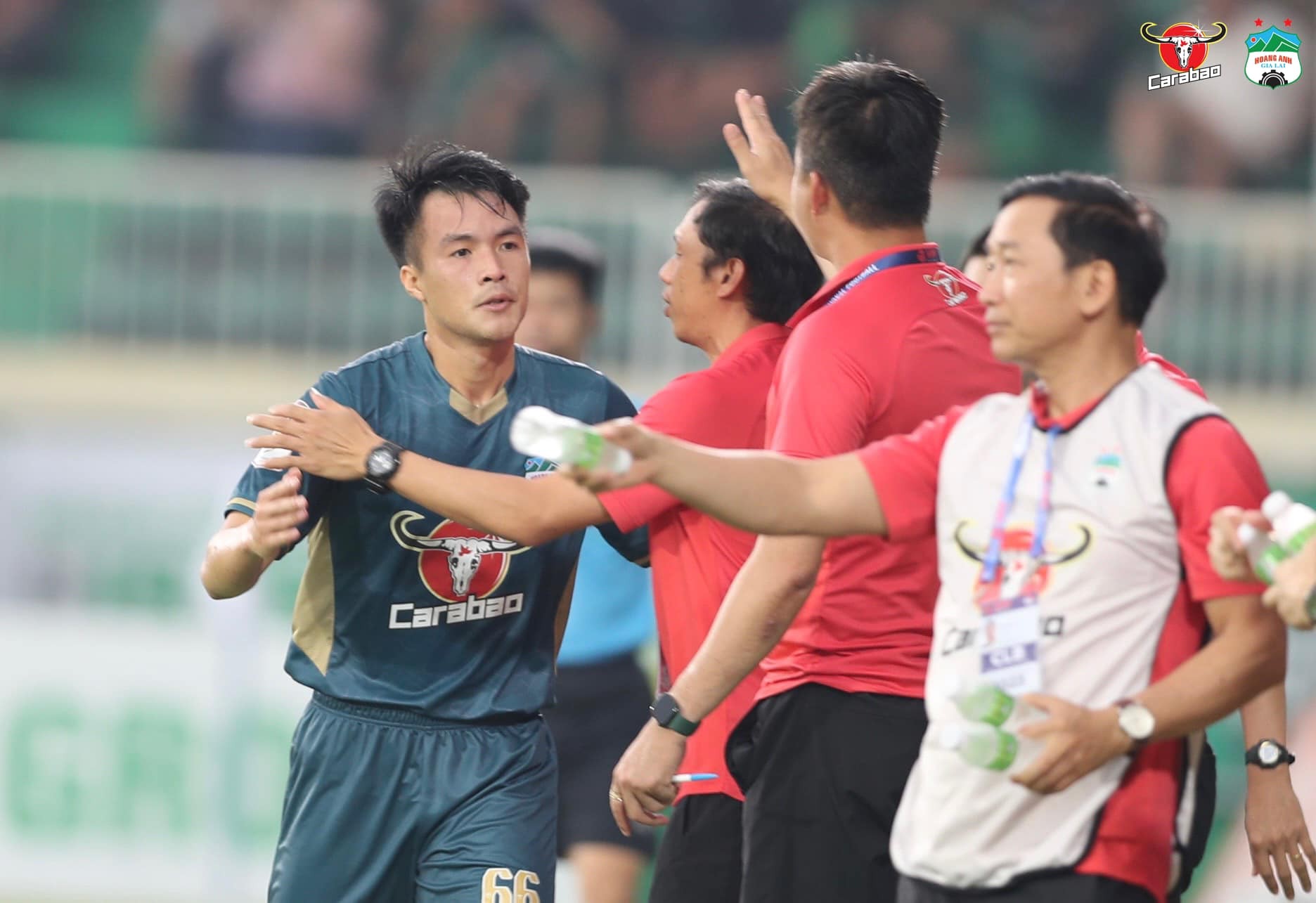 HAGL chia điểm trước Khánh Hòa, HLV Kiatisak không ngần ngại nói thẳng một điều về cầu thủ Việt 1 HAGL chia điểm trước Khánh Hòa, HLV Kiatisak không ngần ngại nói thẳng một điều về cầu thủ Việt 1