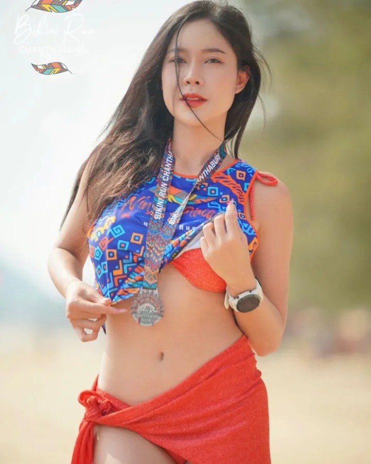 Cận cảnh nhan sắc tựa 'thiên thần' của nữ VĐV Thái Lan ở giải chạy Bikini Run Chanthaburi 2023 1 Cận cảnh nhan sắc tựa 'thiên thần' của nữ VĐV Thái Lan ở giải chạy Bikini Run Chanthaburi 2023 1