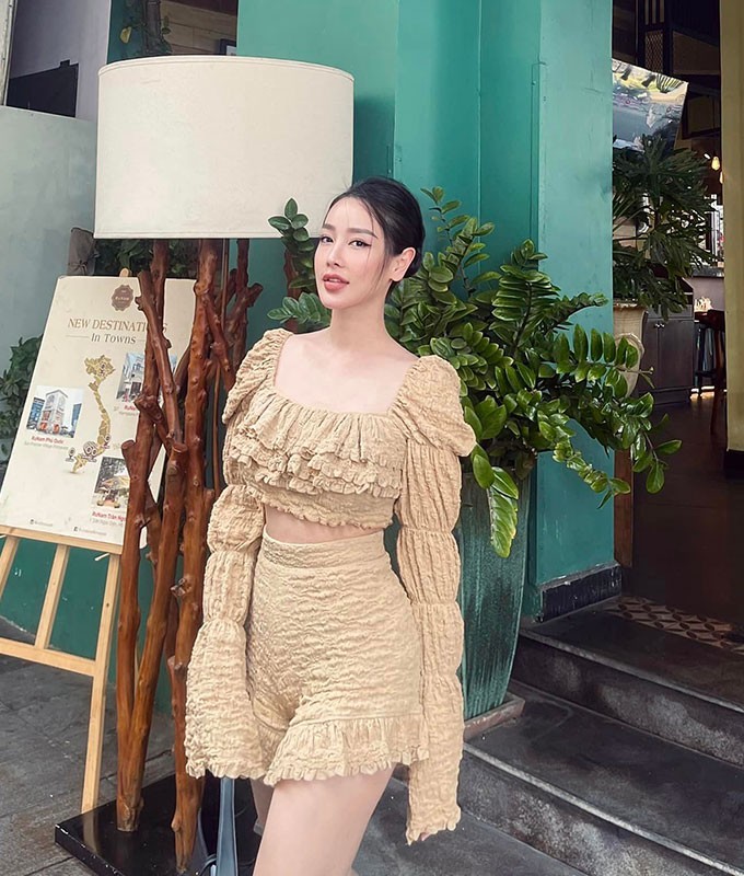 Cận cảnh vẻ đẹp quyến rũ cùng body nóng bỏng của bạn gái cựu trung vệ tuyển Việt Nam - Ảnh 1 Cận cảnh vẻ đẹp quyến rũ cùng body nóng bỏng của bạn gái cựu trung vệ tuyển Việt Nam - Ảnh 1