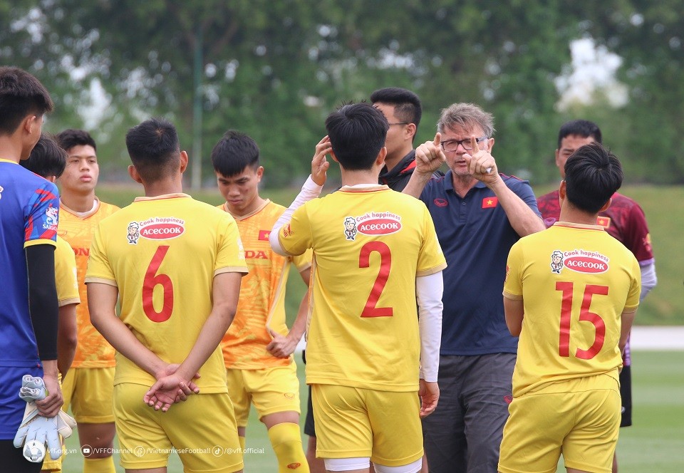 HLV Philippe Troussier triệu tập 31 tuyển thủ U22 Việt Nam chuẩn bị cho SEA Games 32 1 HLV Philippe Troussier triệu tập 31 tuyển thủ U22 Việt Nam chuẩn bị cho SEA Games 32 1