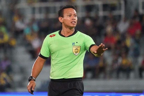 'Vua áo đen' liên tục mắc lỗi, VPF mời ngay 2 trọng tài ngoại cầm còi V-League 2023 2 'Vua áo đen' liên tục mắc lỗi, VPF mời ngay 2 trọng tài ngoại cầm còi V-League 2023 2