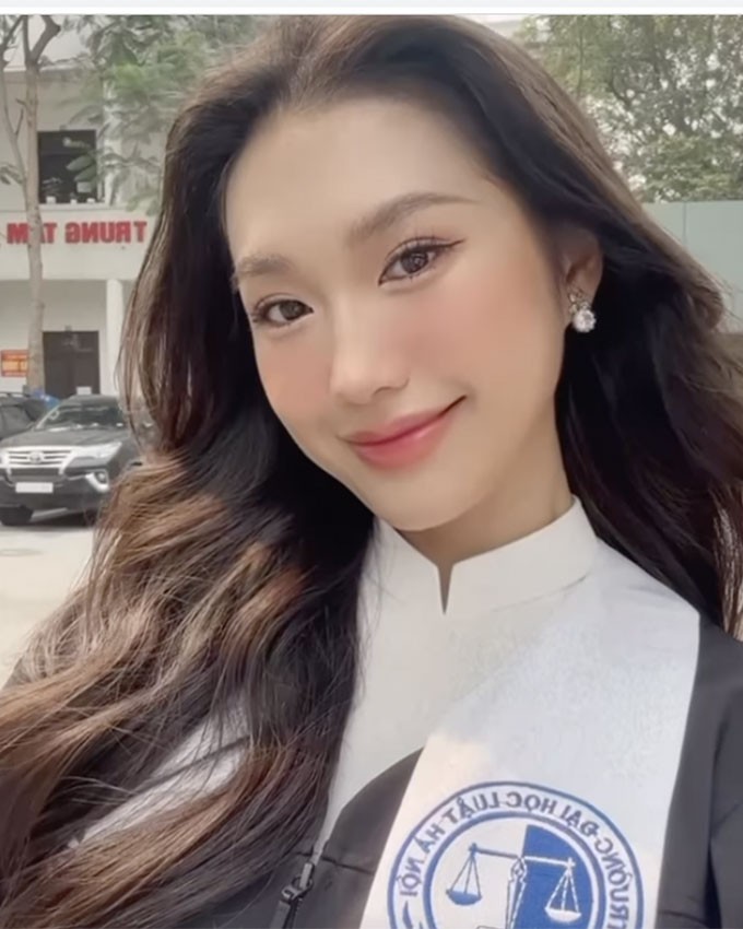 Hải My vừa tốt nghiệp cử nhân trường Đại học Luật Hà Nội
