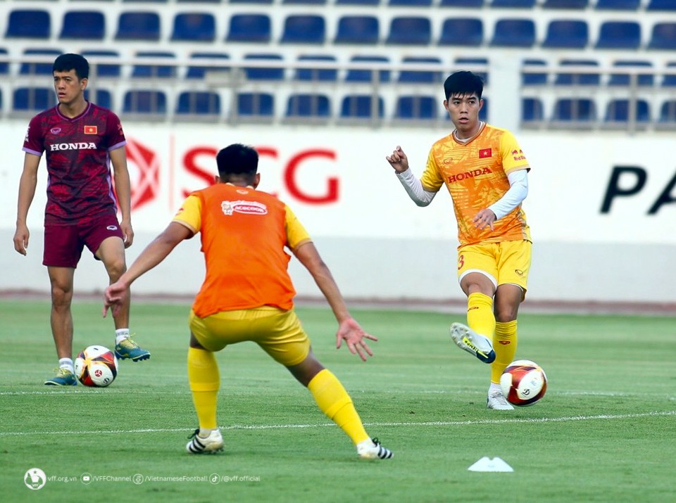 SEA Games 32: Hậu vệ U22 Việt Nam khẳng định không 'ngán' U22 Thái Lan, HLV Troussier chốt 'quân xanh' 2 SEA Games 32: Hậu vệ U22 Việt Nam khẳng định không 'ngán' U22 Thái Lan, HLV Troussier chốt 'quân xanh' 2