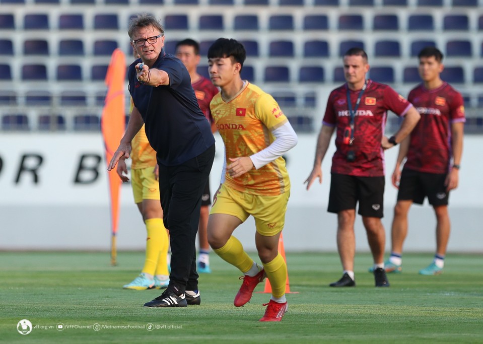 SEA Games 32: Hậu vệ U22 Việt Nam khẳng định không 'ngán' U22 Thái Lan, HLV Troussier chốt 'quân xanh' 3 SEA Games 32: Hậu vệ U22 Việt Nam khẳng định không 'ngán' U22 Thái Lan, HLV Troussier chốt 'quân xanh' 3