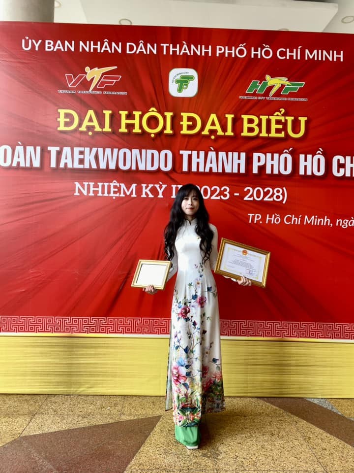 Cận cảnh nhan sắc hot girl Châu Tuyết Vân, hy vọng Vàng của Taekwondo Việt Nam tại SEA Games 32 - Ảnh 5 Cận cảnh nhan sắc hot girl Châu Tuyết Vân, hy vọng Vàng của Taekwondo Việt Nam tại SEA Games 32 - Ảnh 5