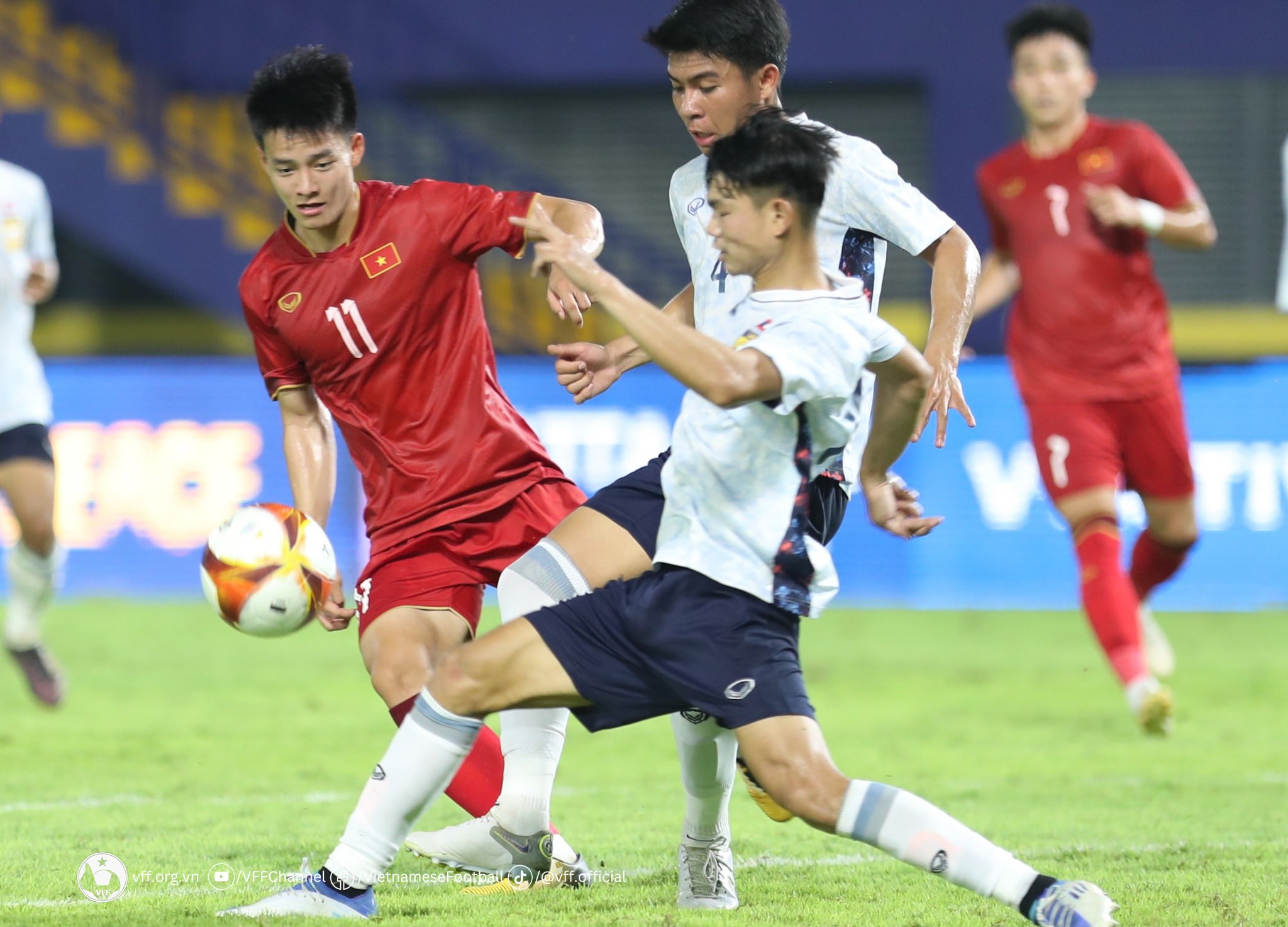 U22 Việt Nam thắng nhọc U22 Lào, HLV Troussier lý giải nguyên nhân? - Ảnh 3