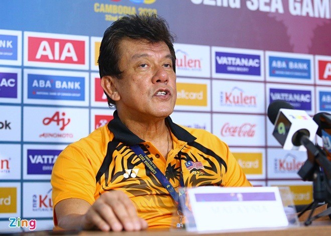 Ông Elavarasan kỳ vọng đội nhà sẽ tạo bất ngờ trước Thái Lan và Việt Nam. Ảnh: Zing Ông Elavarasan kỳ vọng đội nhà sẽ tạo bất ngờ trước Thái Lan và Việt Nam. Ảnh: Zing