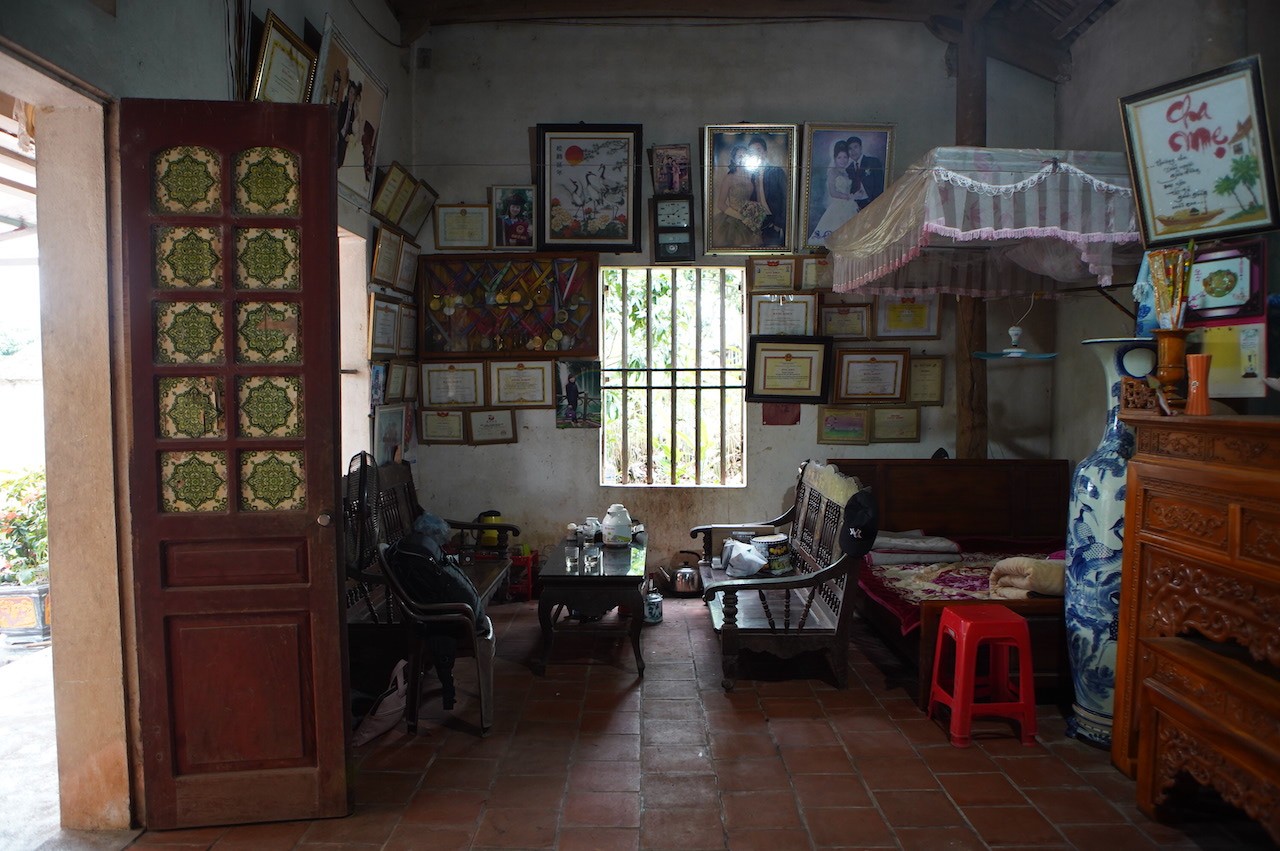 Bên trong căn nhà đơn sơ, 'ngập' huy chương của 'Cô gái Vàng' làng điền kinh Việt Nam - Ảnh 2