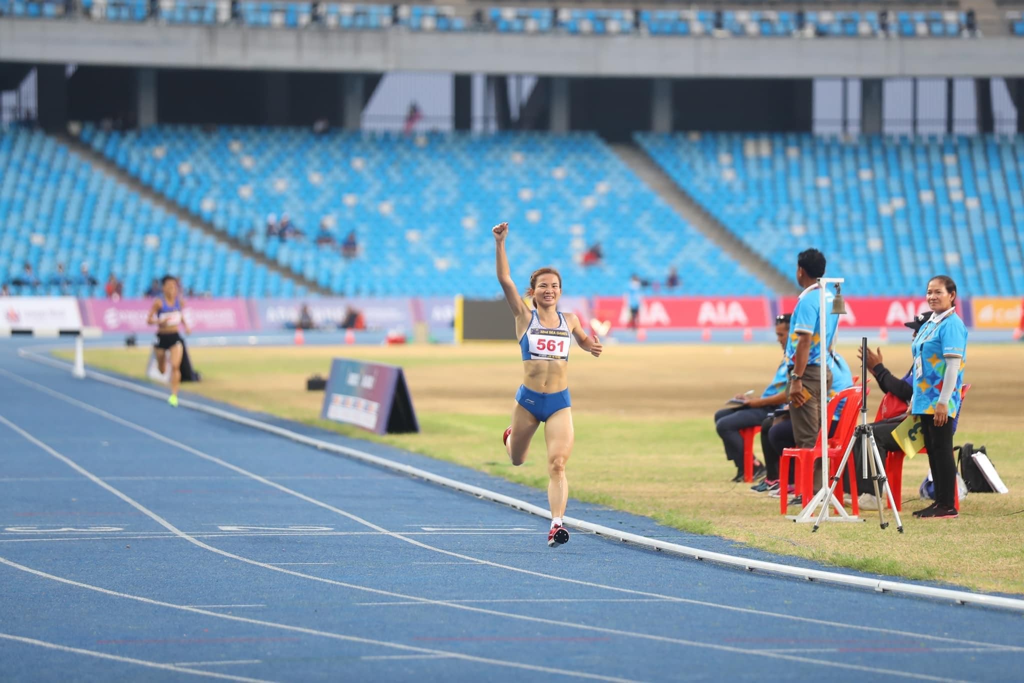 Nguyễn Thị Oanh giành liên tiếp 2 HCV trong vòng 30 phút