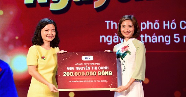 Bà Vưu Lệ Quyên - CEO Biti’s bày tỏ mong muốn mời VĐV Nguyễn Thị Oanh làm cố vấn kỹ thuật