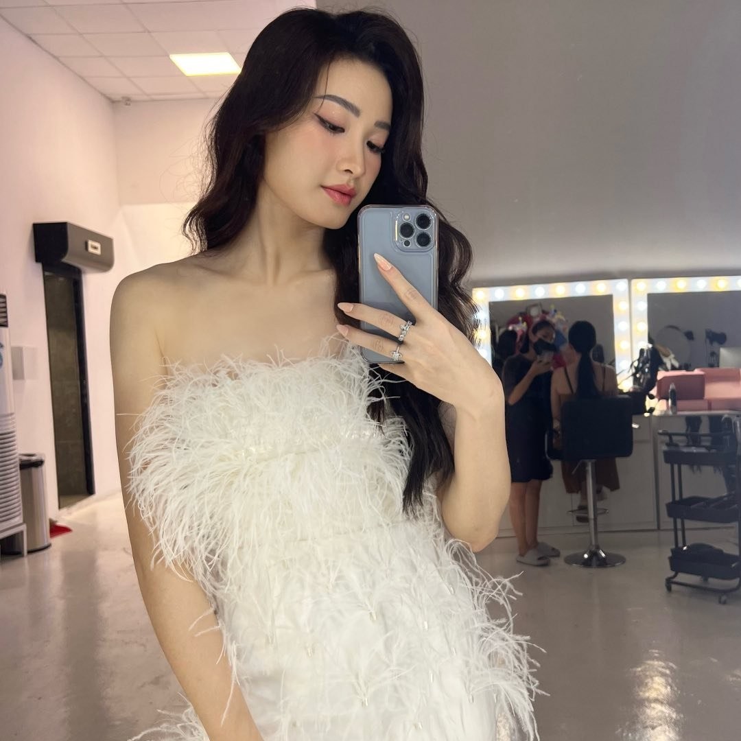 Ngỡ ngàng trước nhan sắc tựa thiên thần của hoa khôi bóng chuyền Đặng Thị Kim Thanh - Ảnh 3