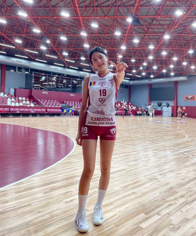 Lee Jae-yeong hiện đang thi đấu cho CLB Rapid Bucharest (Romania)