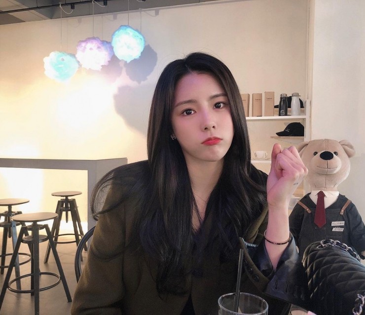 Lee Da-yeong cũng có gu thời trang ấn tượng