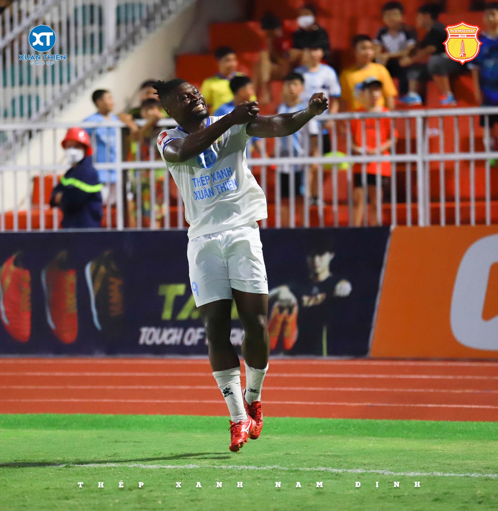 Kết quả vòng 9 V-League: Nguyên Mạnh chơi như 'lên đồng', Nam Định chia điểm trước Bình Định - Ảnh 1