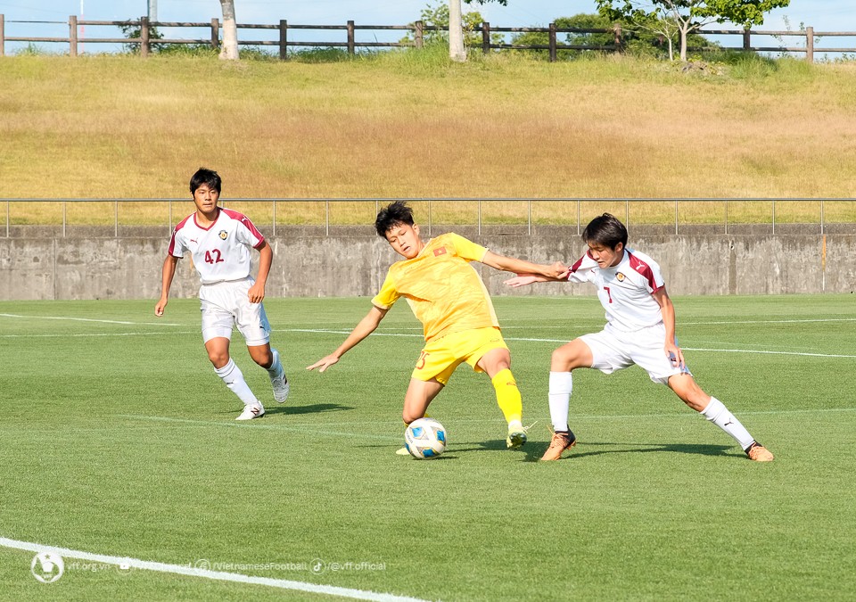 U17 Việt Nam tiếp tục gây ấn tượng mạnh trên đất Nhật Bản - Ảnh 2 U17 Việt Nam tiếp tục gây ấn tượng mạnh trên đất Nhật Bản - Ảnh 2