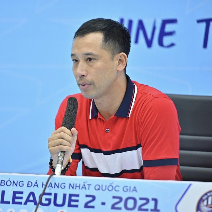 HLV Vũ Như Thành chia tay Phú Thọ FC sau thành tích không tốt