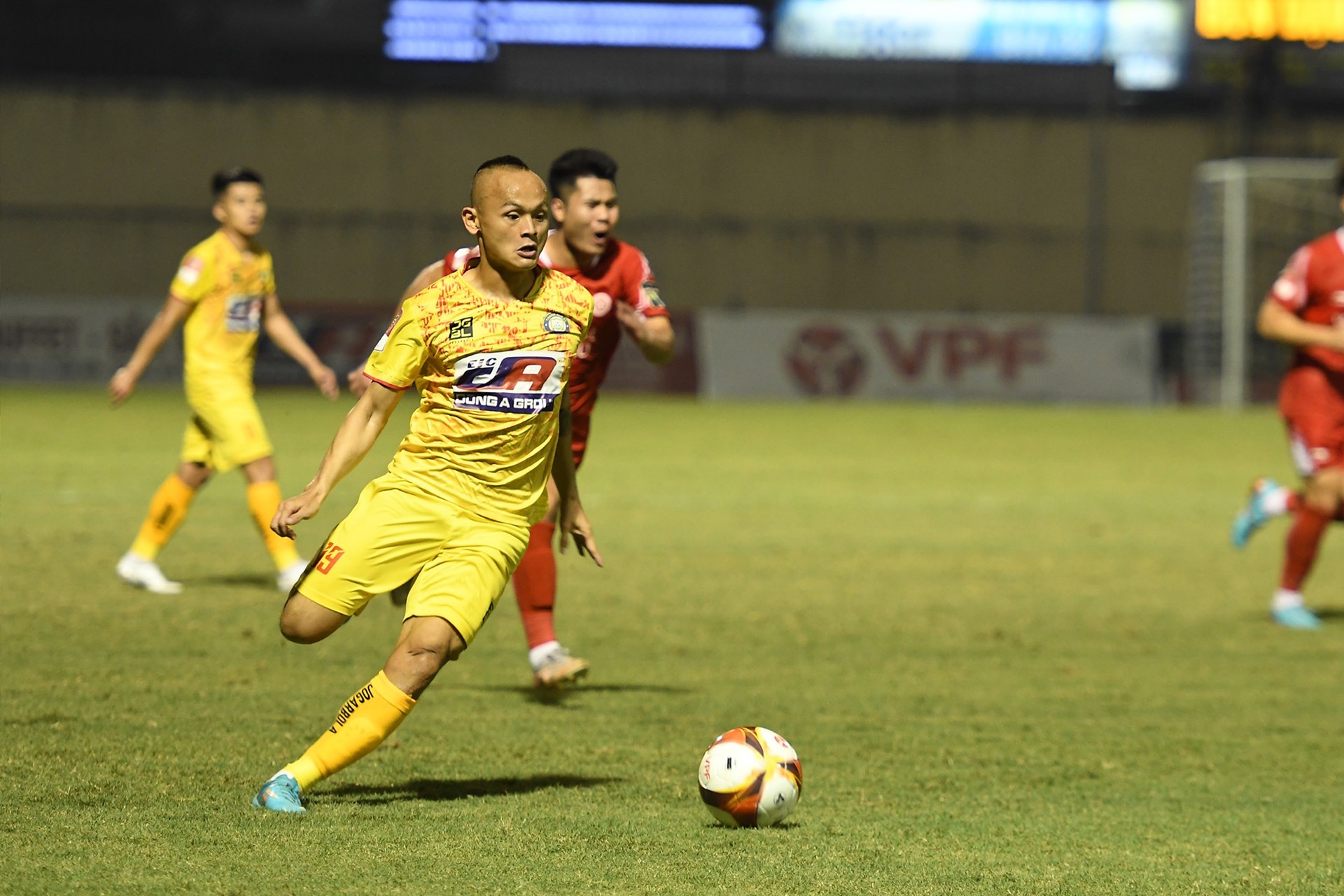 Tiền đạo Quốc Phương