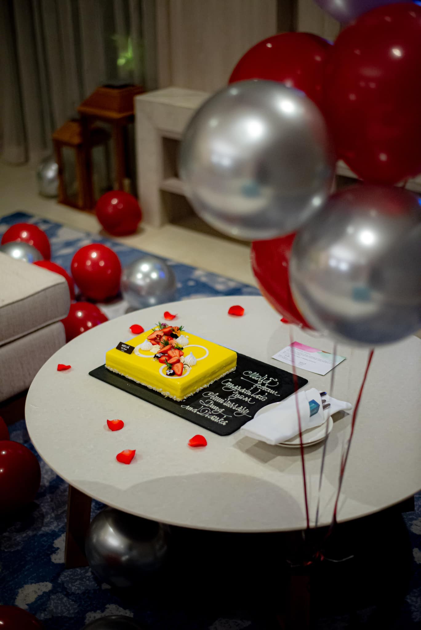 Vợ Tây của Bùi Tiến Dũng tung bộ ảnh kỷ niệm một năm ngày cưới - Ảnh 5