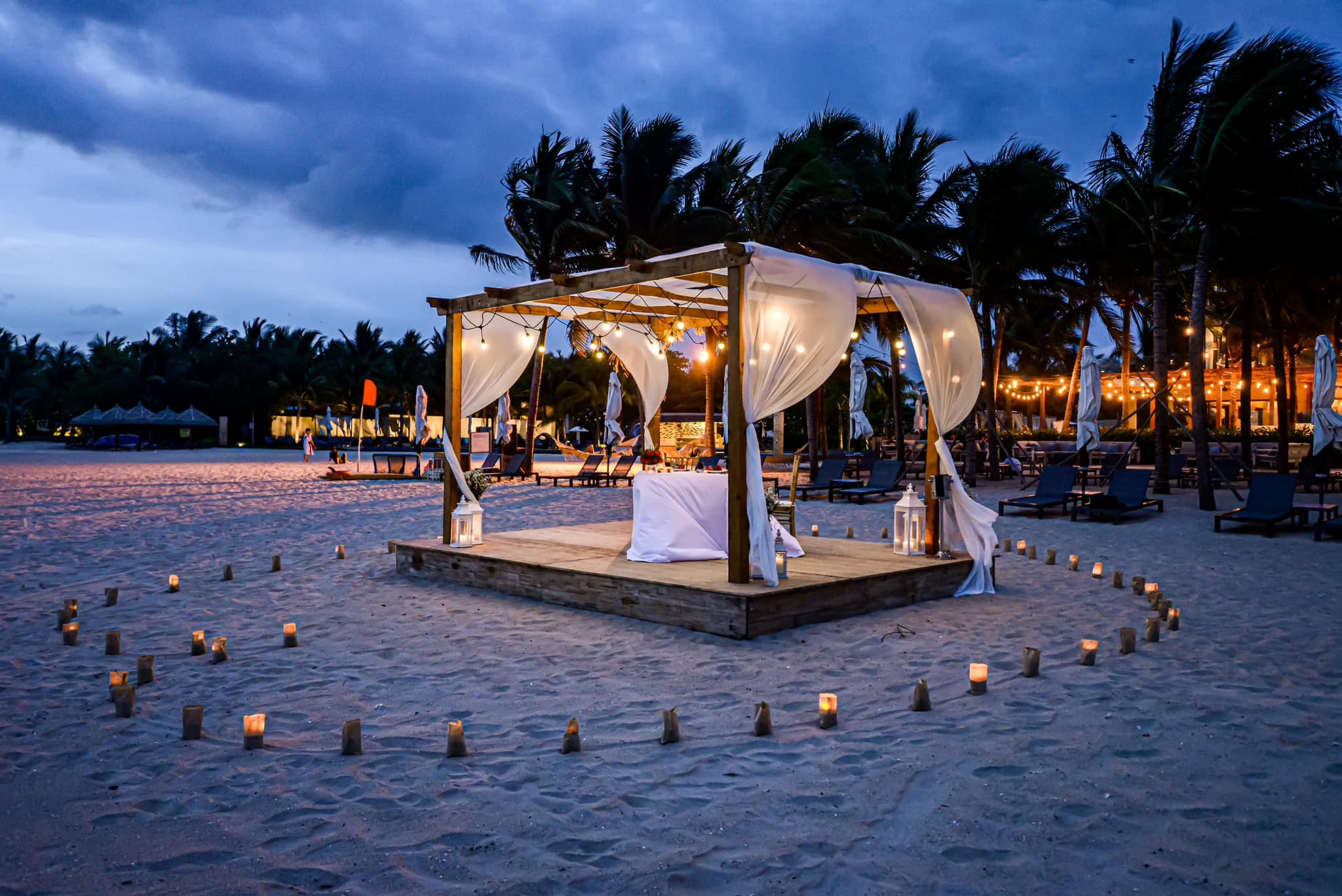 Vợ Tây của Bùi Tiến Dũng tung bộ ảnh kỷ niệm một năm ngày cưới - Ảnh 2