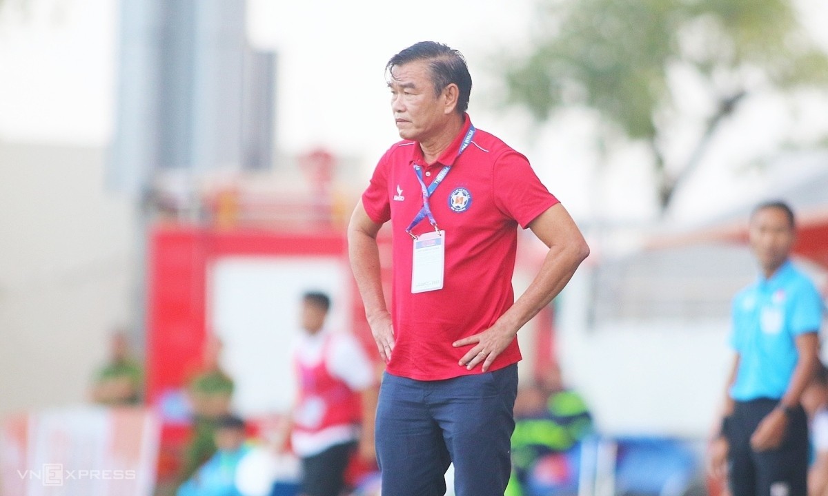 HLV Phan Thanh Hùng bị sa thải sau chuỗi thành tích bết bát của SHB Đà Nẵng