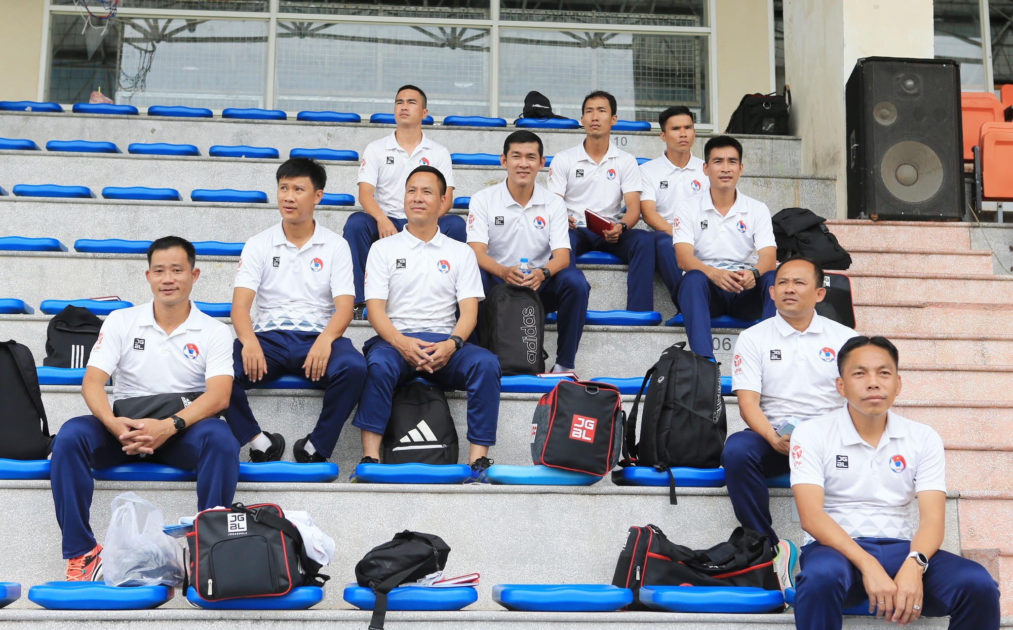 Các trọng tài tại V-League tham gia tập huấn sử dụng VAR