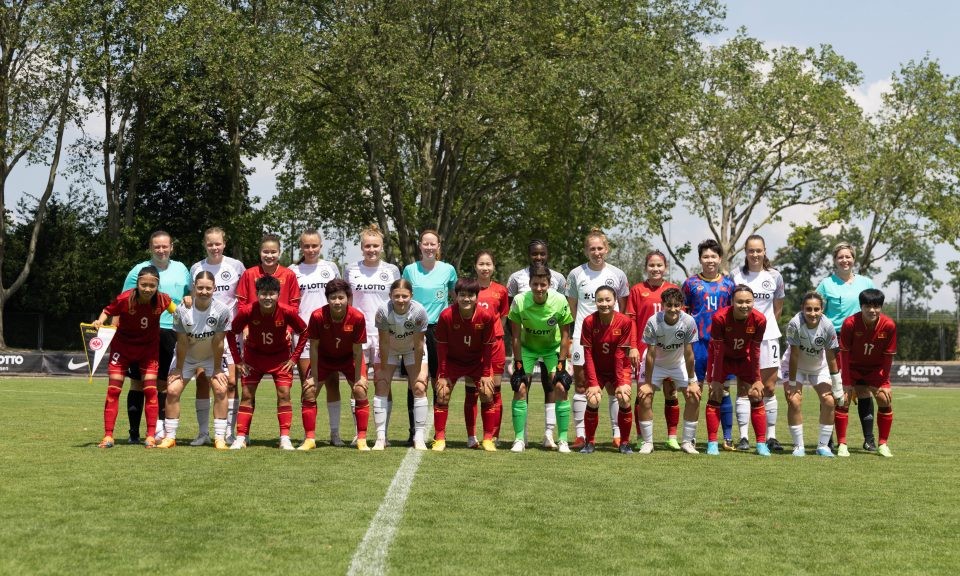 ĐT nữ Việt Nam có chiến thắng 2-1 trước U20 nữ Eintracht Frankfurt.
