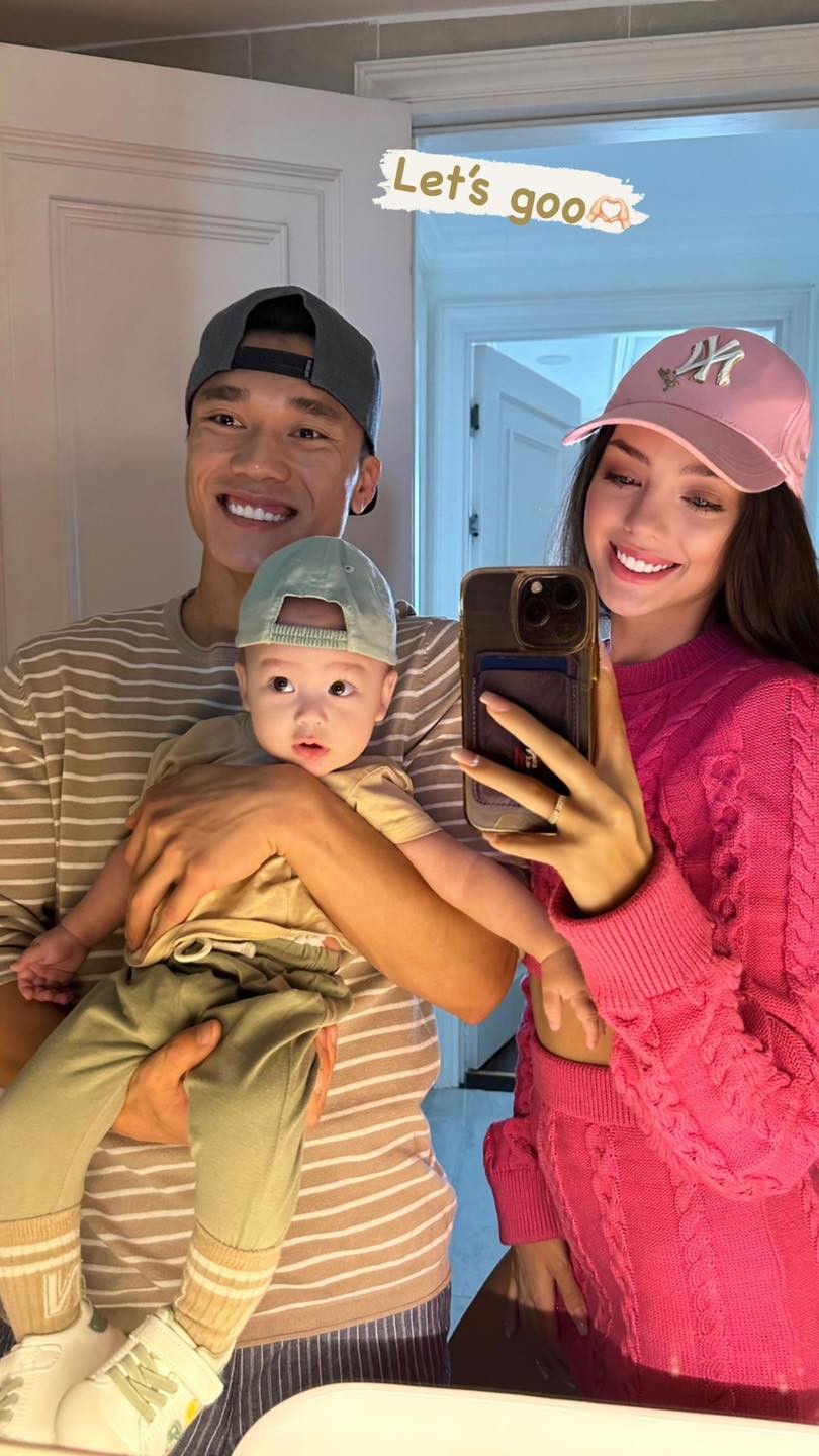 Thủ môn Bùi Tiến Dũng về nhà ở TP.HCM đưa bà xã Dianka và con trai Danil đi chơi