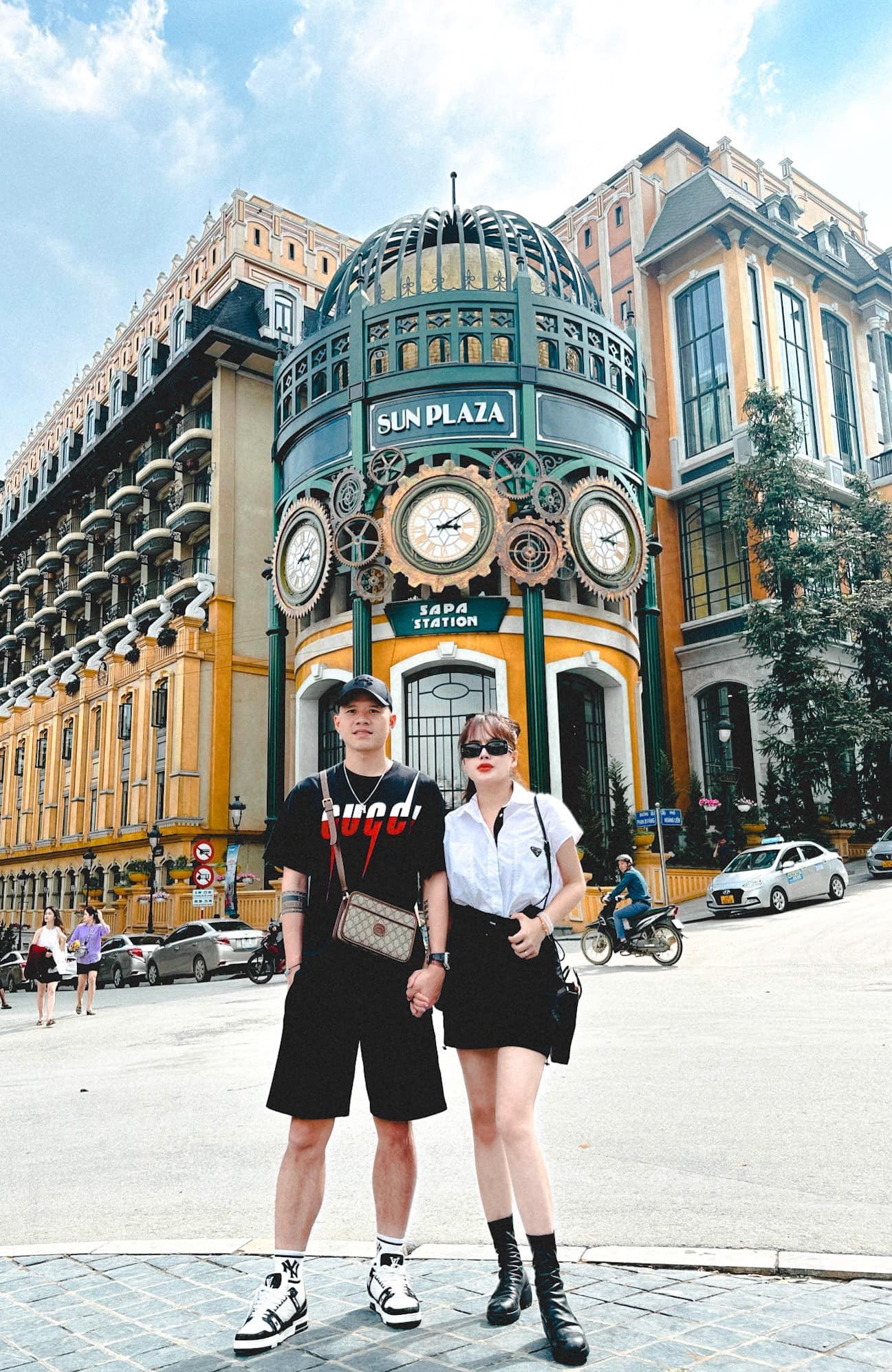 Trung vệ Dương Thanh Hào cùng vợ đi du lịch Sapa trước khi trở lại tập luyện cùng CLB Nam Định