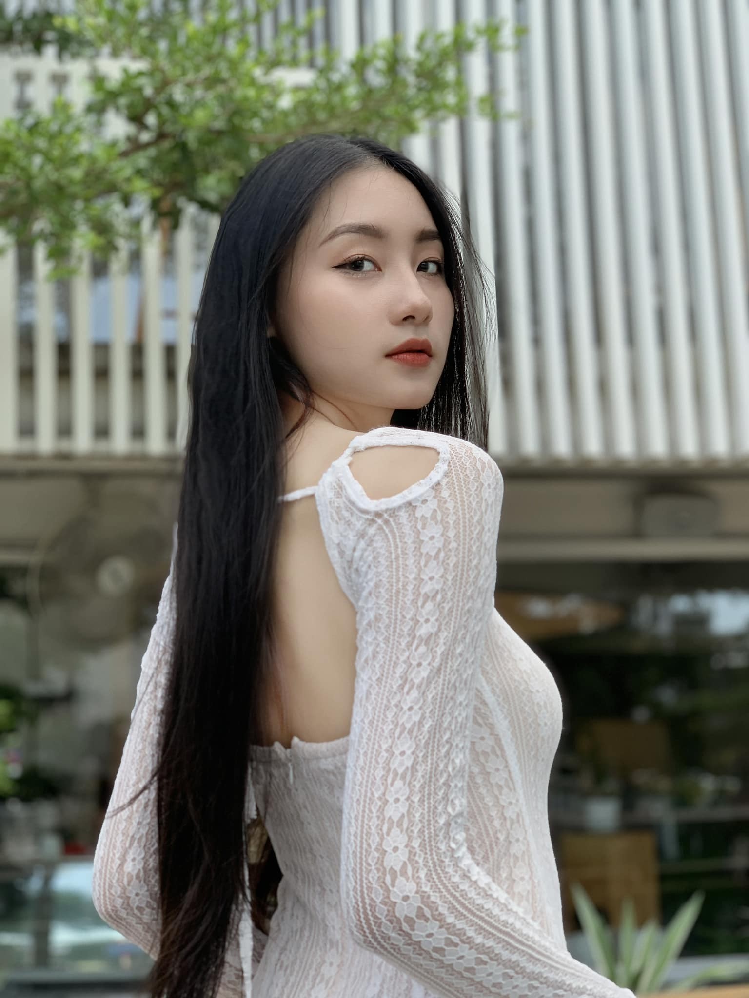 Chiêm ngưỡng nhan sắc 'cực phẩm' của bạn gái cựu trung vệ ĐT Việt Nam - Ảnh 19