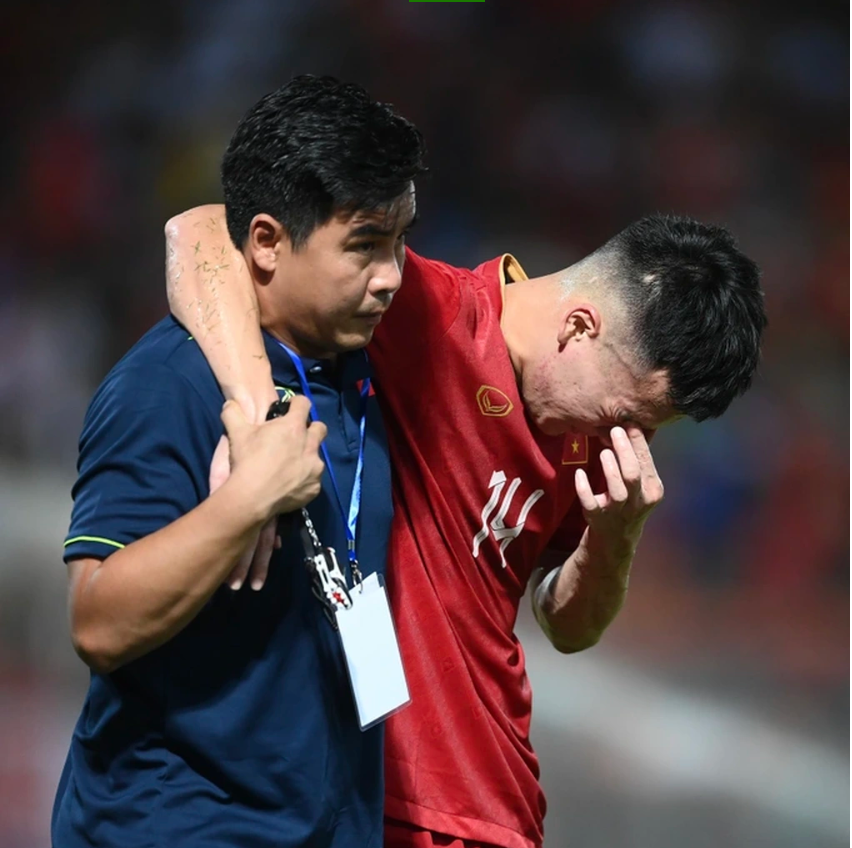 ĐT Việt Nam tổn thất lực lượng sau trận thắng Hong Kong, lý do HLV Troussier bỏ họp báo? - Ảnh 2