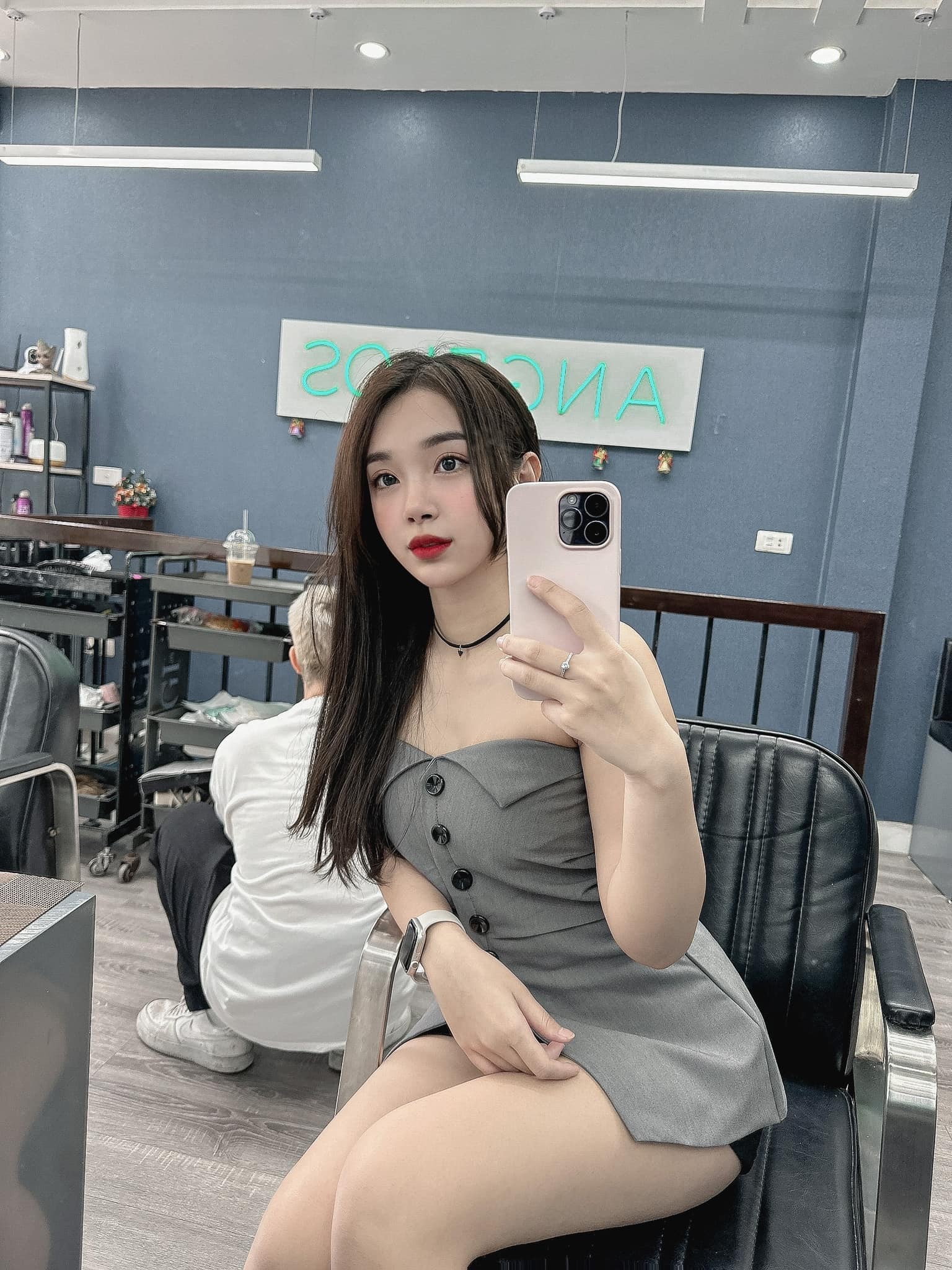 Hậu vệ U22 Việt Nam đăng ký kết hôn với bạn gái hot girl - Ảnh 1 Hậu vệ U22 Việt Nam đăng ký kết hôn với bạn gái hot girl - Ảnh 1