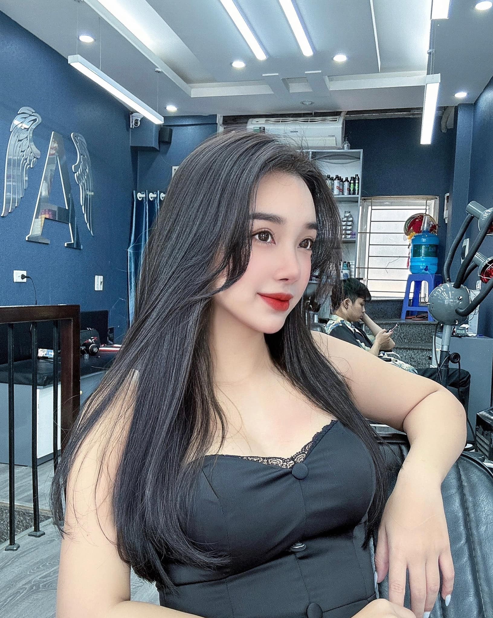  Hot girl Vũ Minh Anh sinh năm 2000 ở Hà Nội Hot girl Vũ Minh Anh sinh năm 2000 ở Hà Nội