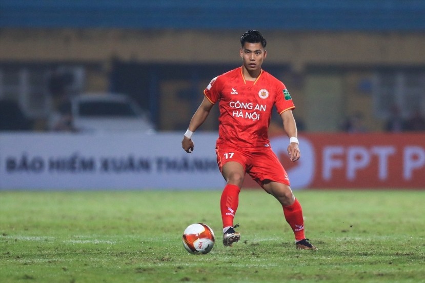 Văn Thanh đang có phong độ cao trong màu áo CLB Công an Hà Nội Văn Thanh đang có phong độ cao trong màu áo CLB Công an Hà Nội