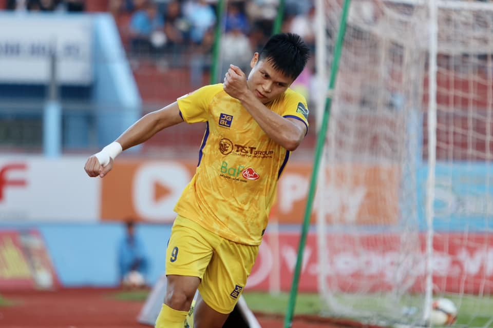 Tiền đạo Phạm Tuấn Hải Tiền đạo Phạm Tuấn Hải