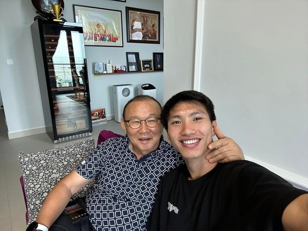 HLV Park Hang-seo tiếp tục 'ghi điểm' với NHM Việt Nam bởi hành động ấm áp - Ảnh 2