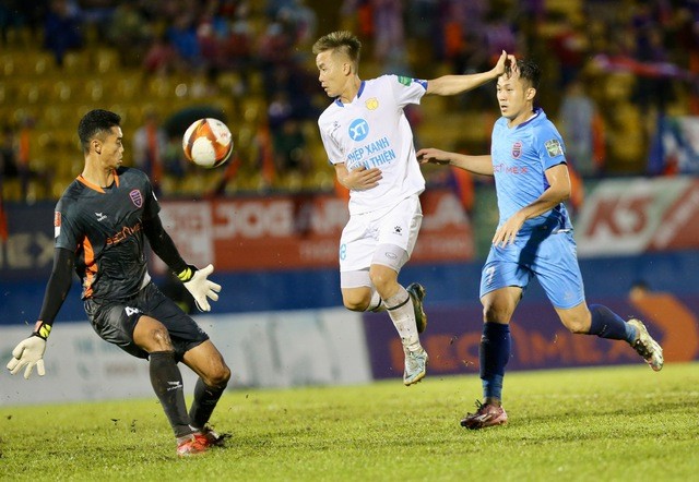 CLB Nam Định có chiến thắng sát nút 3-2 trước Bình Dương