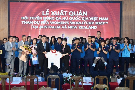 ĐT nữ Việt Nam tại buổi lễ xuất quân dự World Cup nữ 2023