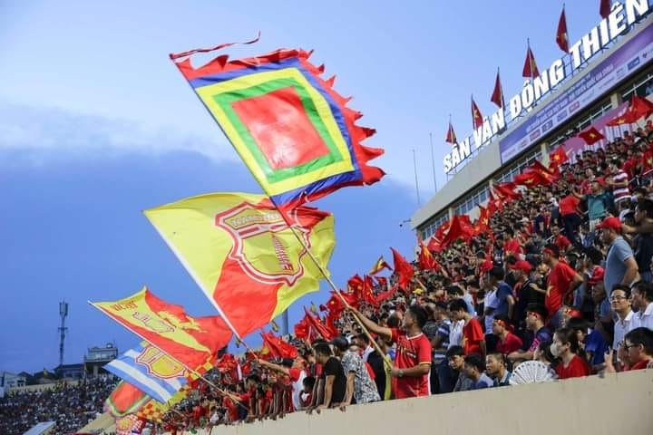 SVĐ Thiên Trường dẫn đầu V-League về lượng khán giả đến sân SVĐ Thiên Trường dẫn đầu V-League về lượng khán giả đến sân