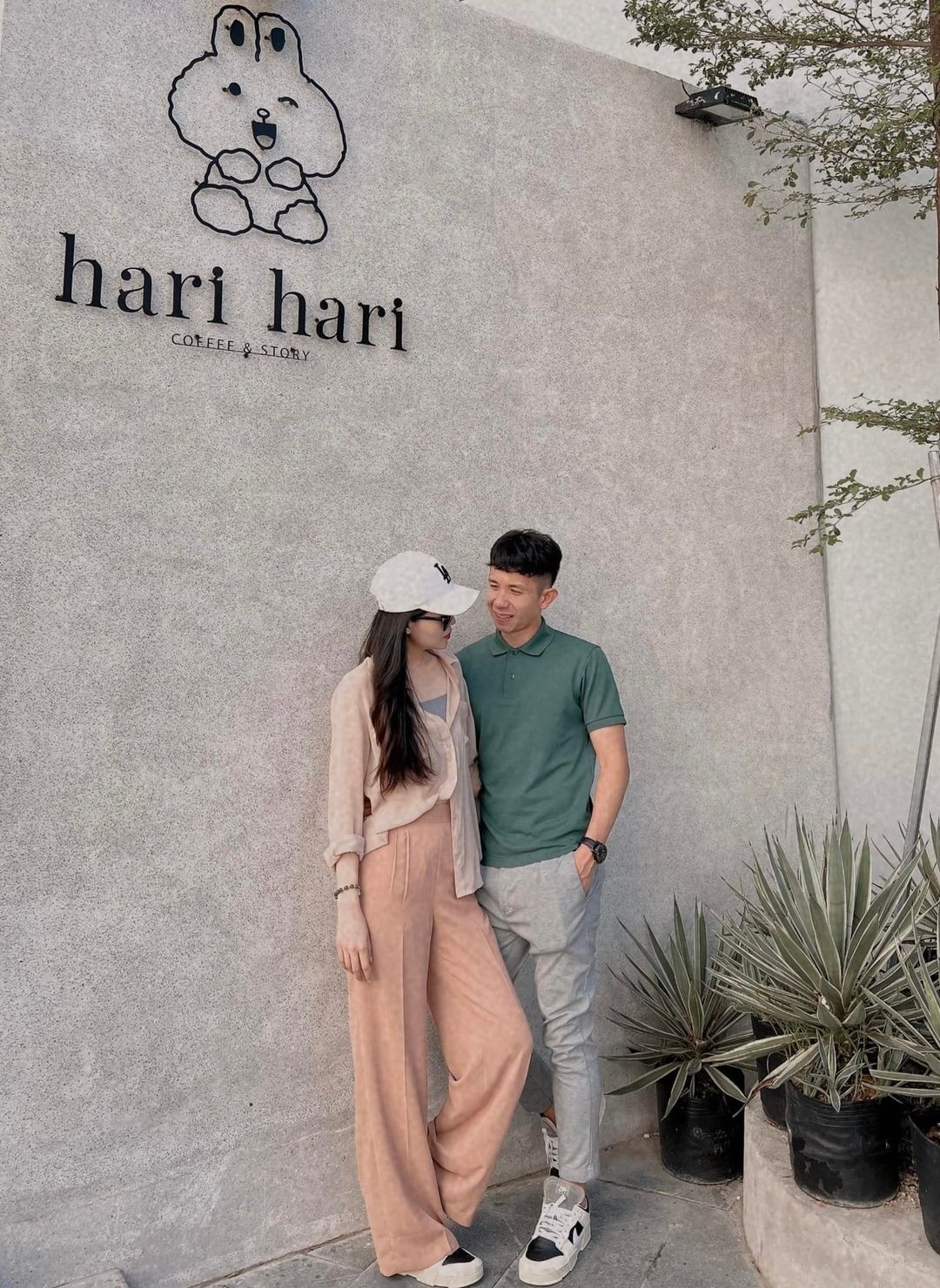 Dù đăng tải ảnh bạn gái trên mạng xã hội nhưng Hồng Duy luôn giấu kín nhan sắc nửa kia