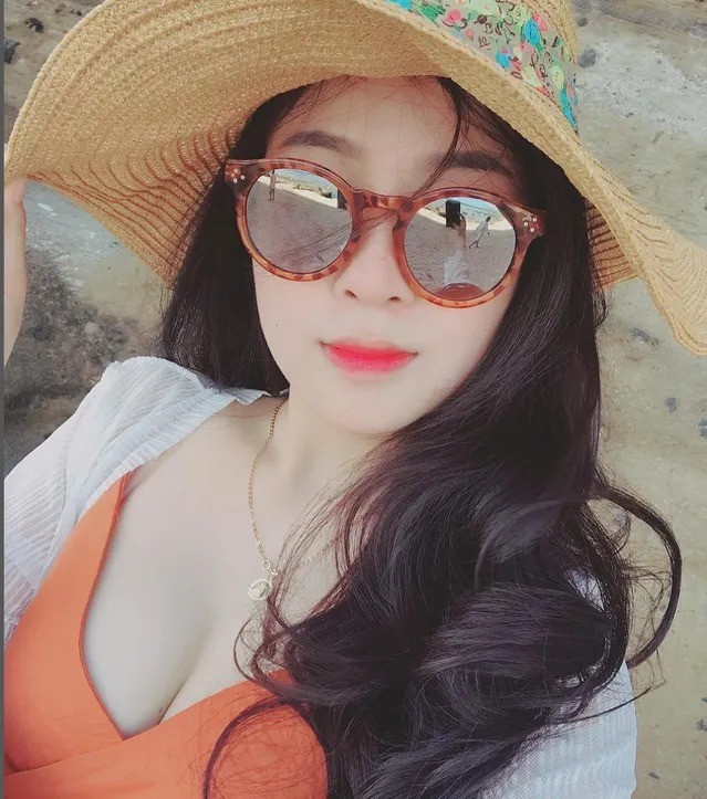 Cận cảnh nhan sắc xinh đẹp của bạn gái hậu vệ ĐT Việt Nam - Ảnh 1